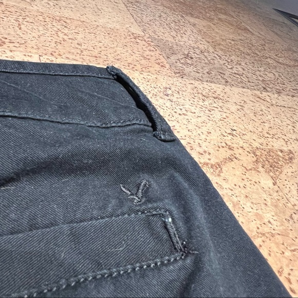 American Eagle - Midi Stretch Black Shorts - Picture 8 of 8